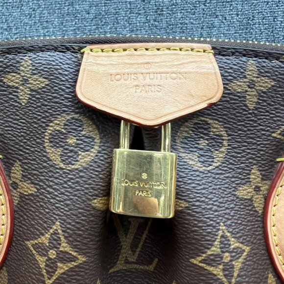 Louis Vuitton Leather Shoulder Bag 1390-041525 - Picture 11 of 16